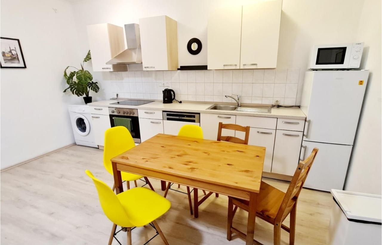 Elena Flat Sonnenblumen Zentrum Appartement